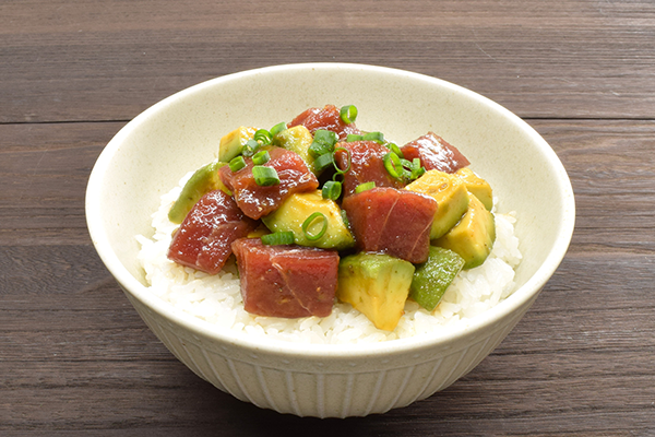和えるだけ！マグロとアボカドのポキ丼